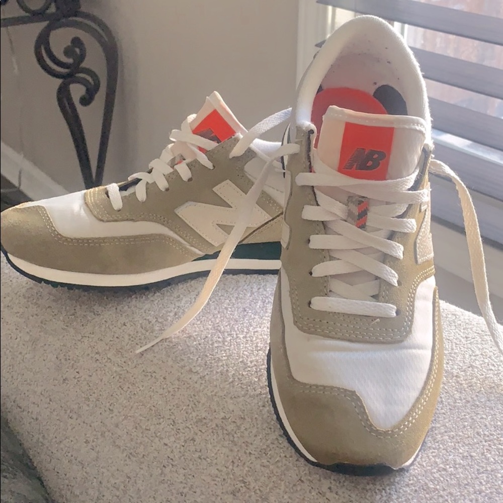 NEW BALANCE  620 CLASSICS RETRO SHOES